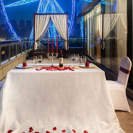 酒店标识标牌设计公司处理标识与建筑关系。